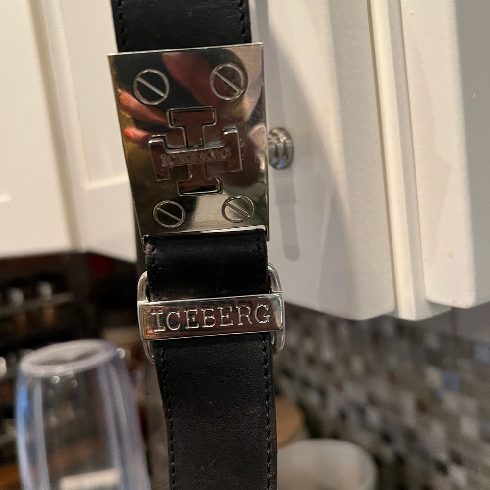 Iceberg Belt.  (Authentic]